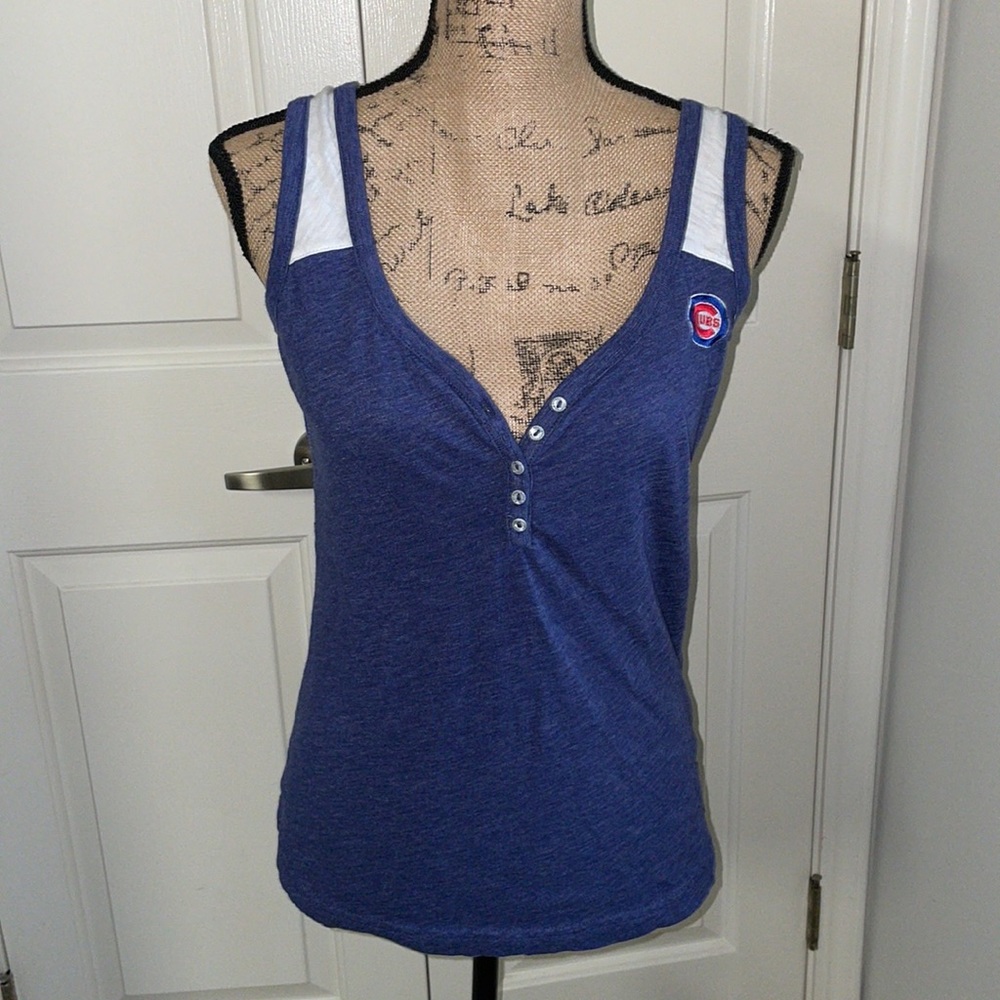 CUBS Chicago Antigua sz medium baseball tank top cute fitted Vneck summer tank